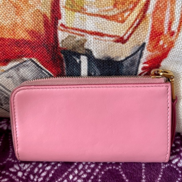 ⭐️COA⭐️MIU MIU PETALO PINK COIN/CARD ZIPPY KEY CASE~comes w/box 💯AUTHENTIC - Picture 2 of 9